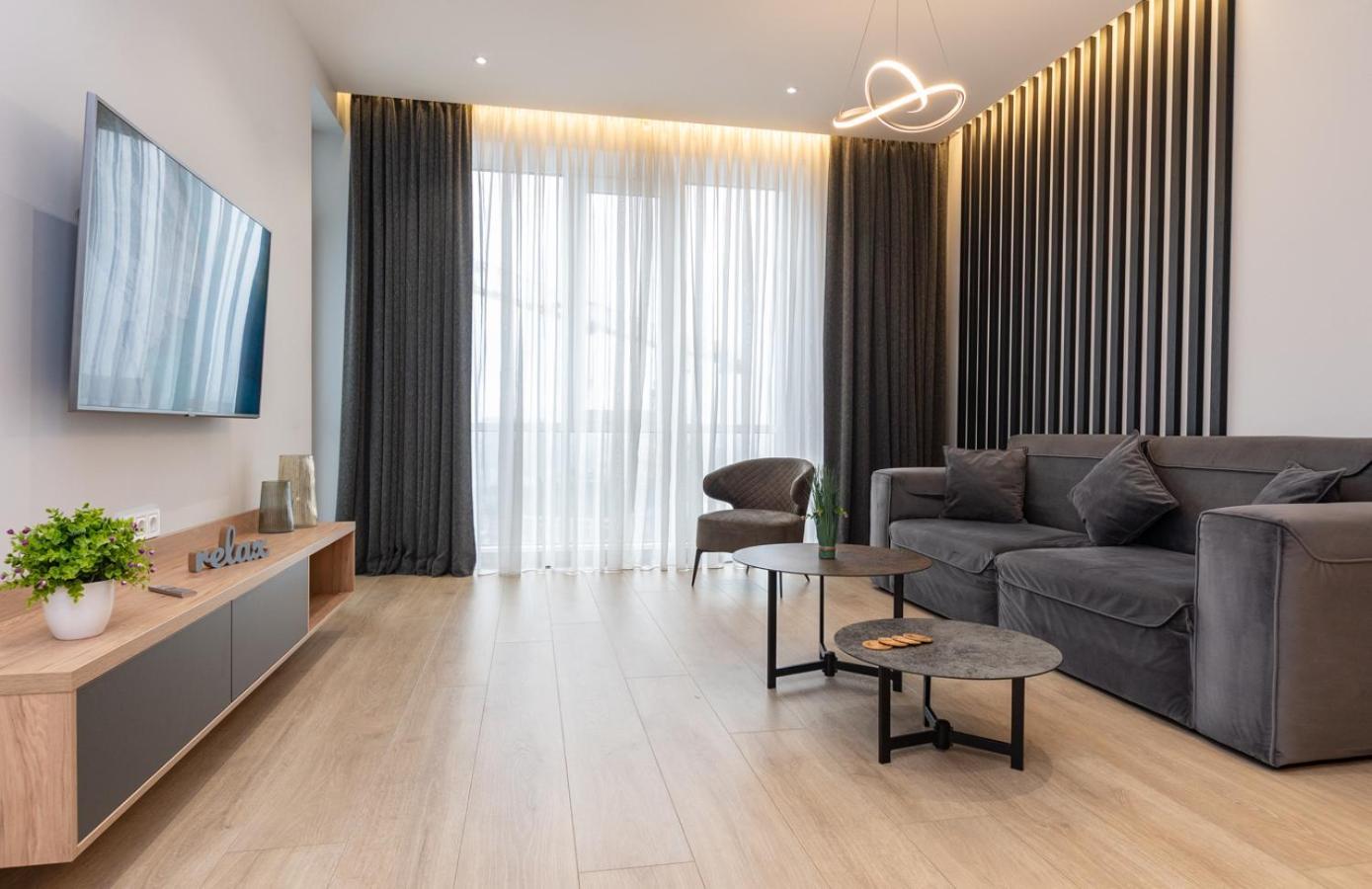 Royal Tower Residence Big Vip Apartment In Center Floor 27 Kijev Kültér fotó